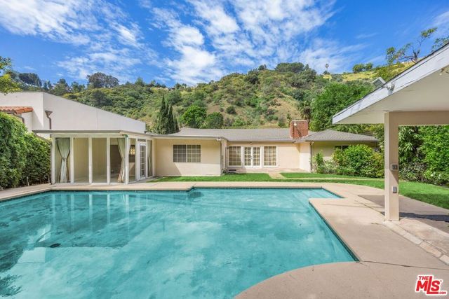 1546 San Ysidro Drive, Beverly Hills, CA 90210