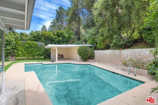1546 San Ysidro Drive, Beverly Hills, CA 90210