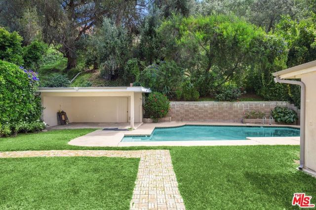 1546 San Ysidro Drive, Beverly Hills, CA 90210