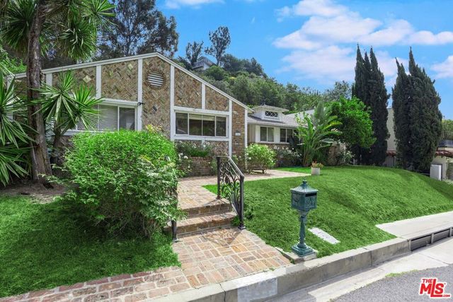 1546 San Ysidro Drive, Beverly Hills, CA 90210