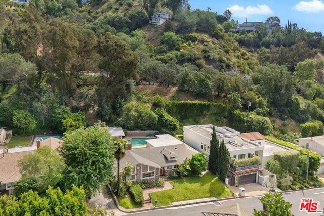 1546 San Ysidro Drive, Beverly Hills, CA 90210