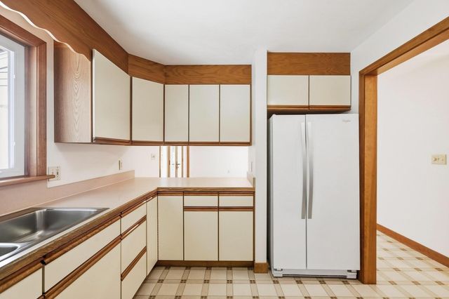 147 Woodland Road, Southborough, MA 01772