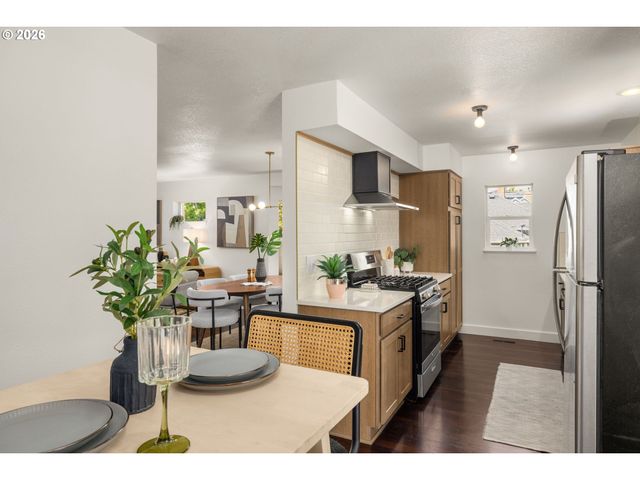 4422 N ALBINA Ave, Portland, OR 97217