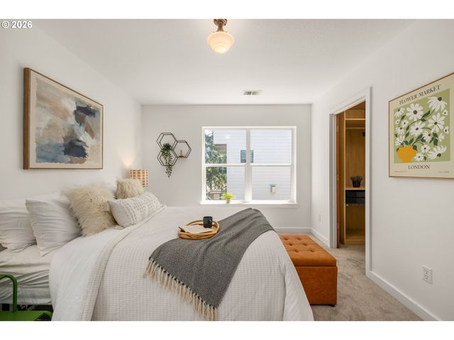 4422 N ALBINA Ave, Portland, OR 97217
