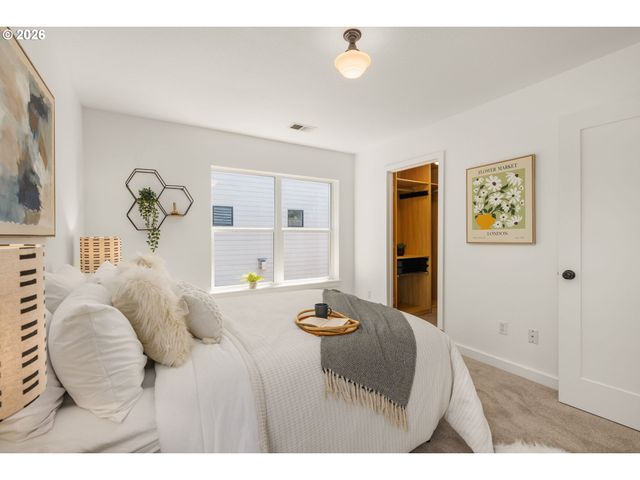 4422 N ALBINA Ave, Portland, OR 97217