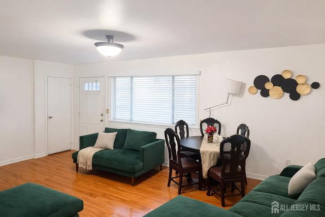 1032 Cricket Lane, Woodbridge Proper, NJ 07095