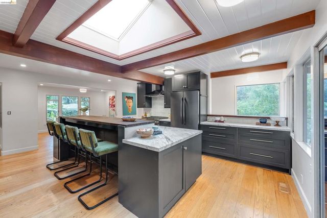 4685 Commonwealth Dr, Oakland, CA 94605