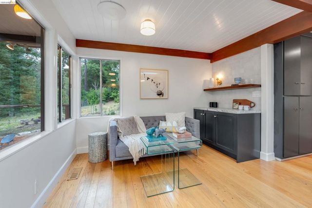 4685 Commonwealth Dr, Oakland, CA 94605