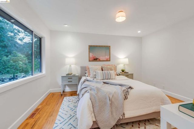 4685 Commonwealth Dr, Oakland, CA 94605
