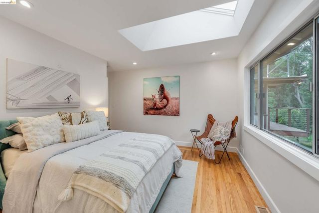 4685 Commonwealth Dr, Oakland, CA 94605