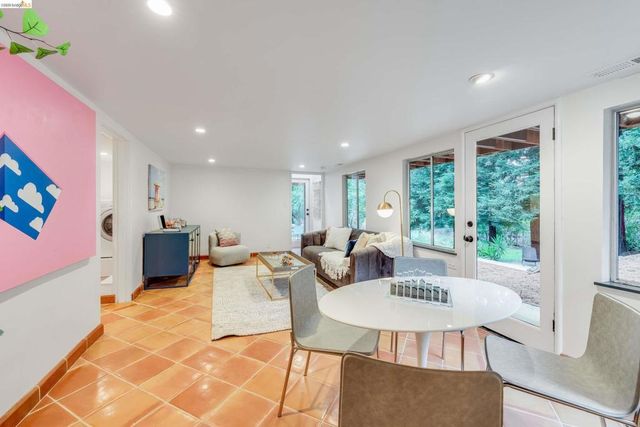 4685 Commonwealth Dr, Oakland, CA 94605