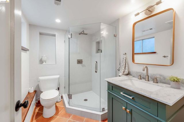 4685 Commonwealth Dr, Oakland, CA 94605