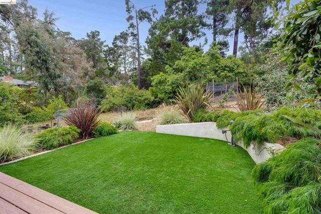 4685 Commonwealth Dr, Oakland, CA 94605