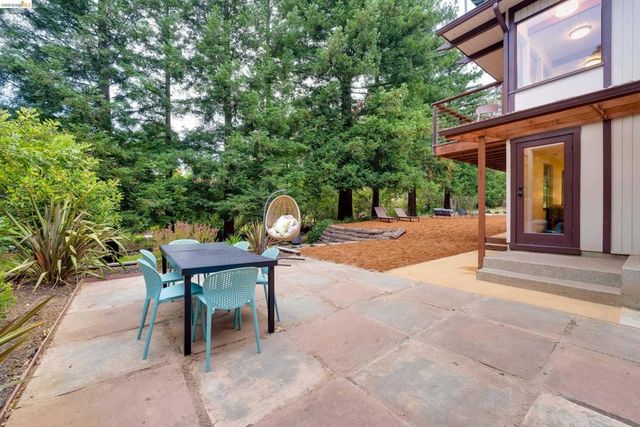 4685 Commonwealth Dr, Oakland, CA 94605