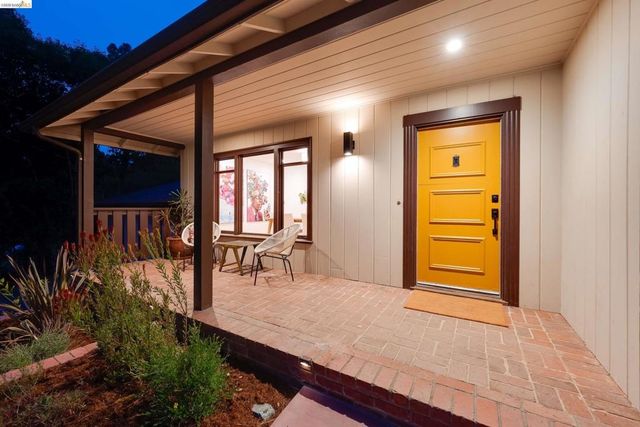 4685 Commonwealth Dr, Oakland, CA 94605