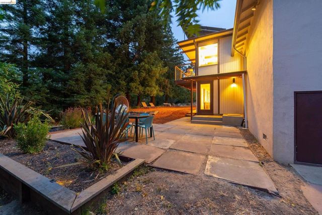 4685 Commonwealth Dr, Oakland, CA 94605