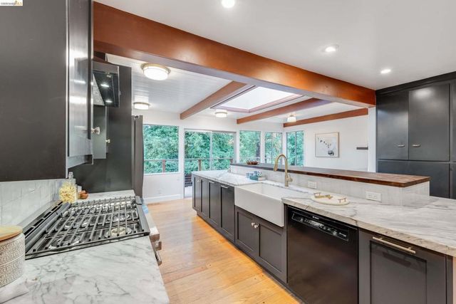 4685 Commonwealth Dr, Oakland, CA 94605