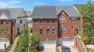25497 BERESFORD DR, Chantilly, VA 20152