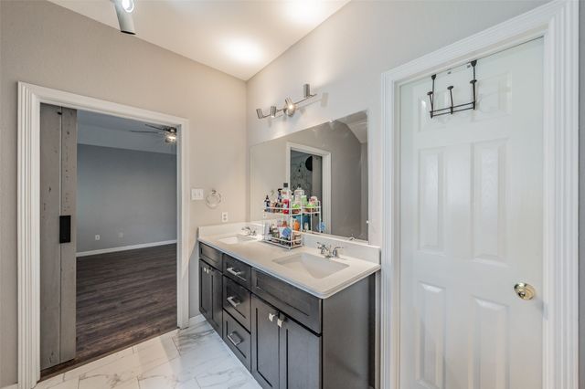 137 Roberts Drive, Saginaw, TX 76179