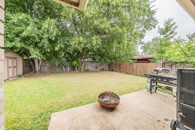 137 Roberts Drive, Saginaw, TX 76179