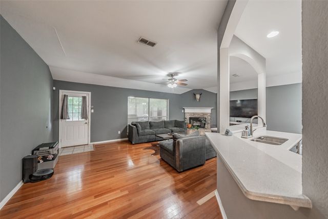 137 Roberts Drive, Saginaw, TX 76179