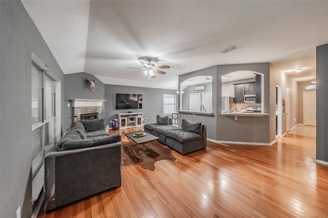 137 Roberts Drive, Saginaw, TX 76179