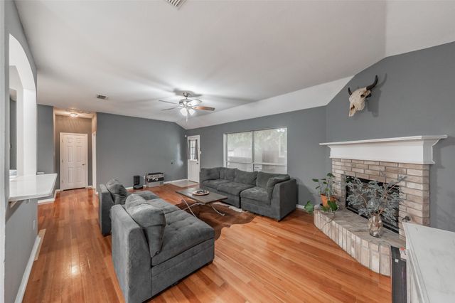137 Roberts Drive, Saginaw, TX 76179