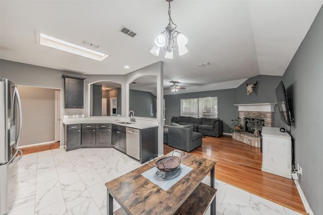 137 Roberts Drive, Saginaw, TX 76179