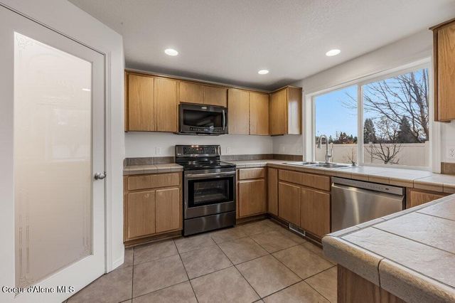 1574 N MOONSTONE ST, Post Falls, ID 83854