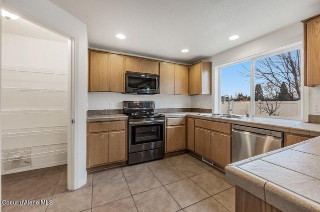 1574 N MOONSTONE ST, Post Falls, ID 83854