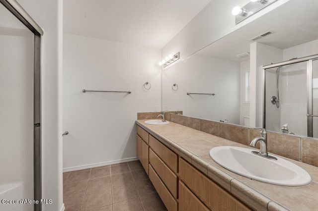 1574 N MOONSTONE ST, Post Falls, ID 83854