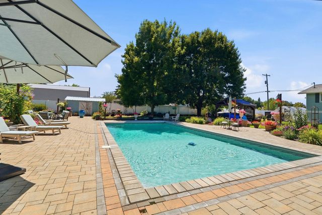 211 S Barker Rd, Spokane Valley, WA 99016