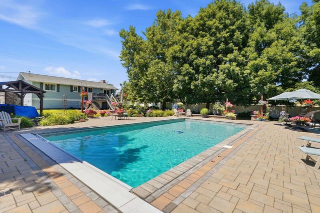 211 S Barker Rd, Spokane Valley, WA 99016