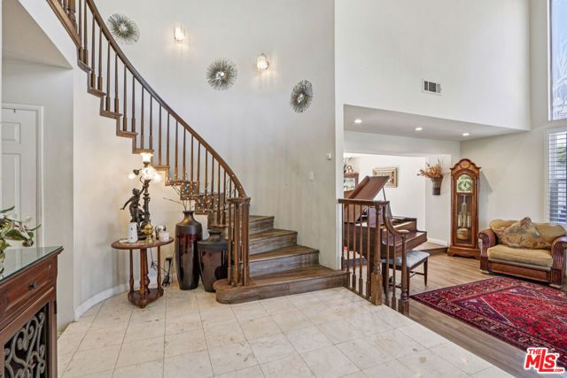 2136 Mccrea Road, Thousand Oaks, CA 91362