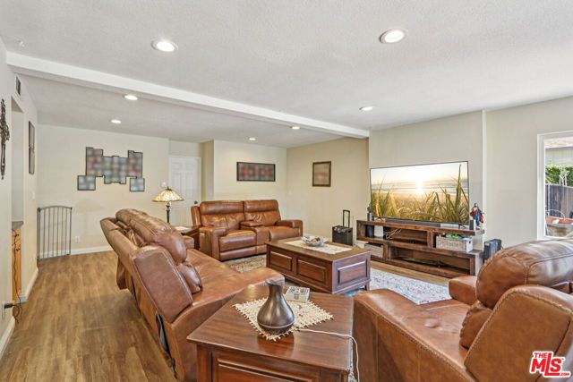 2136 Mccrea Road, Thousand Oaks, CA 91362