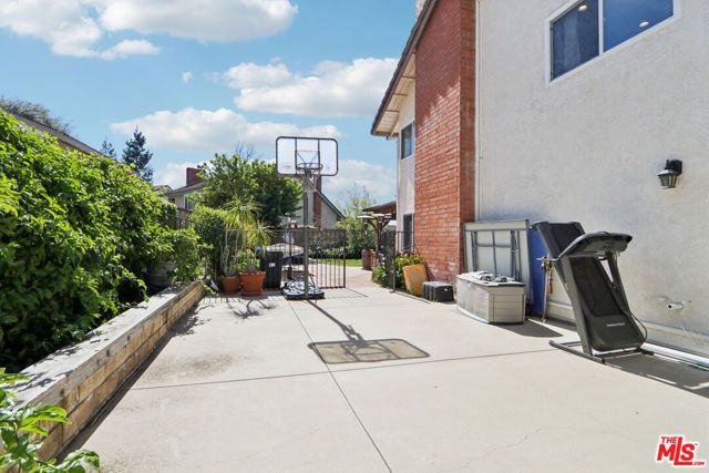 2136 Mccrea Road, Thousand Oaks, CA 91362