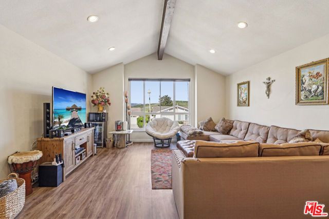 2136 Mccrea Road, Thousand Oaks, CA 91362