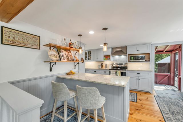 38 Water Street, Bradford, NH 03221