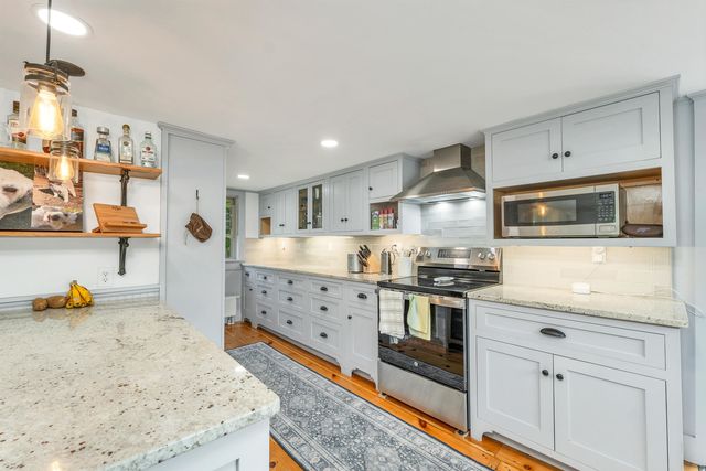 38 Water Street, Bradford, NH 03221