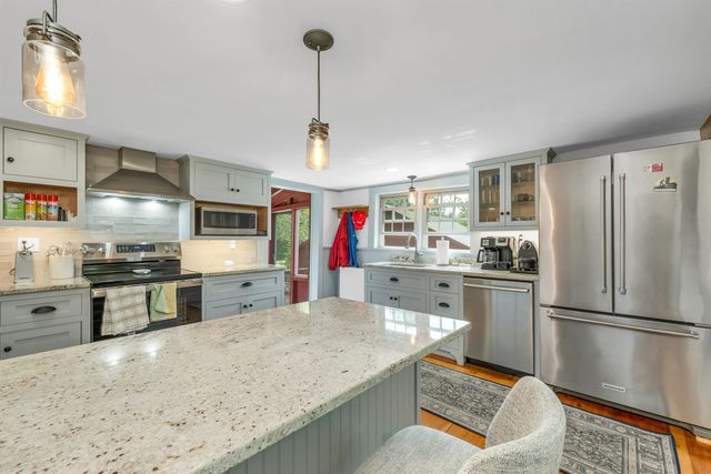 38 Water Street, Bradford, NH 03221