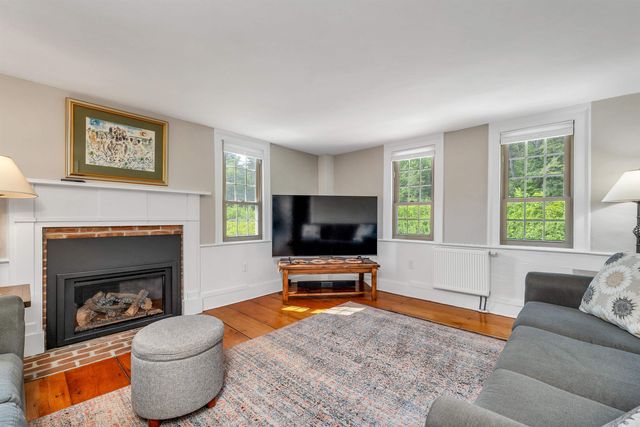 38 Water Street, Bradford, NH 03221