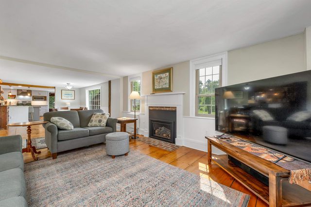 38 Water Street, Bradford, NH 03221