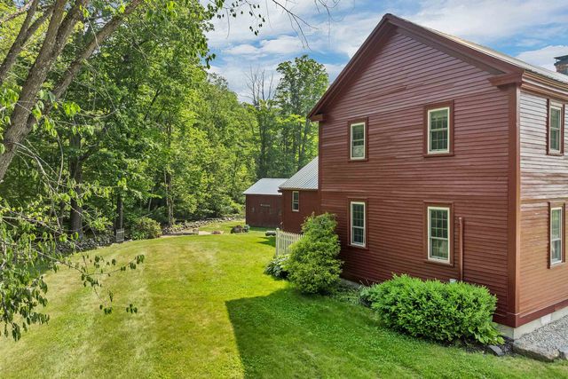 38 Water Street, Bradford, NH 03221