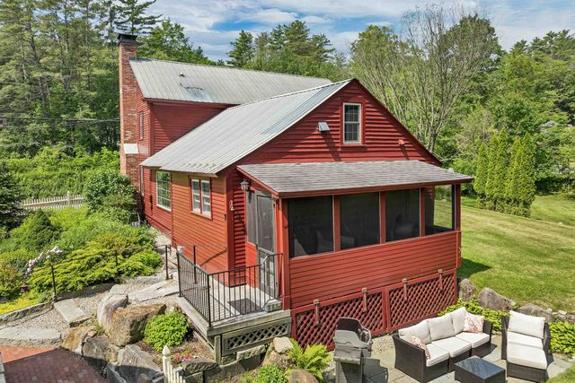 38 Water Street, Bradford, NH 03221