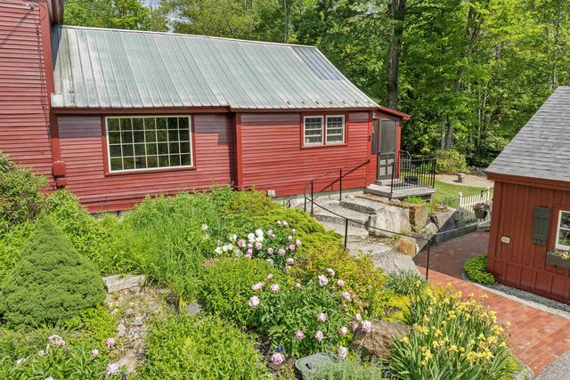 38 Water Street, Bradford, NH 03221