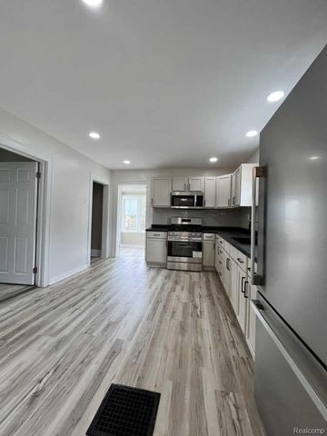 657 Allen Avenue, Muskegon, MI 49442