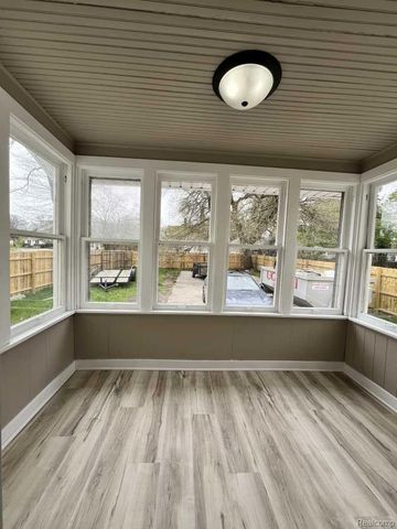 657 Allen Avenue, Muskegon, MI 49442