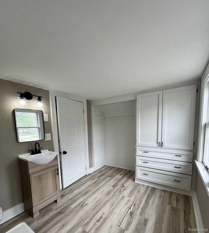 657 Allen Avenue, Muskegon, MI 49442