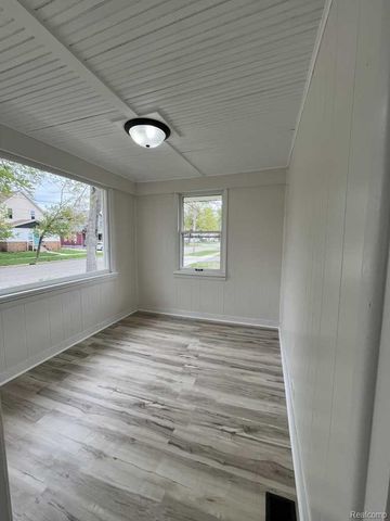 657 Allen Avenue, Muskegon, MI 49442