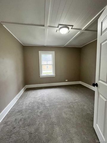 657 Allen Avenue, Muskegon, MI 49442